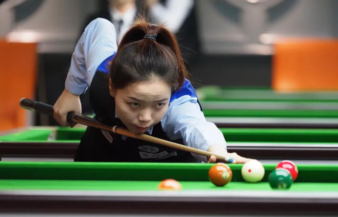 凭借一己之 凭借一己之