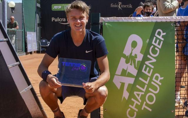 更关系到他 更关系到他